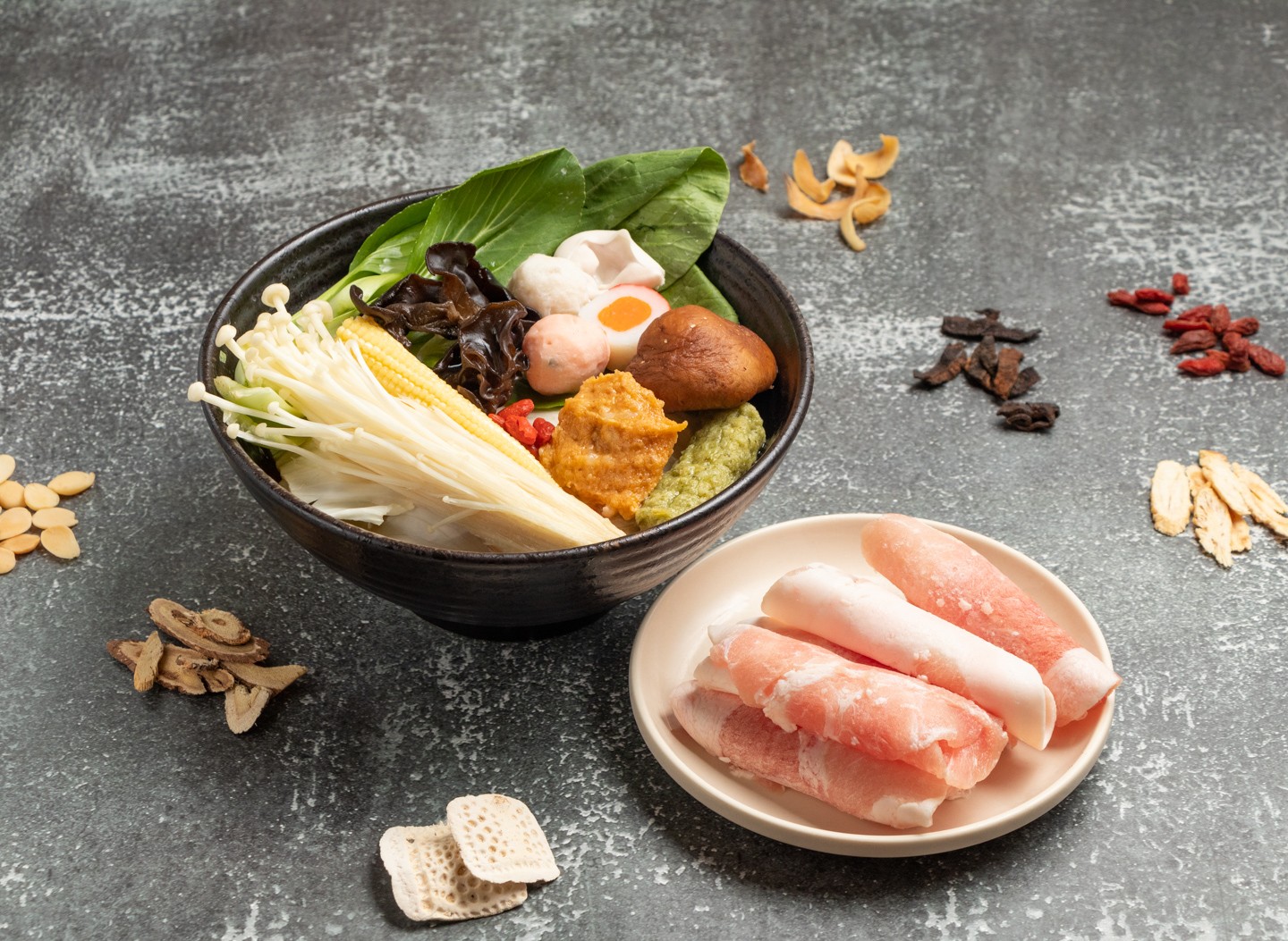 【鱷魚廚房】君侯盅+生鮮梅花豚肉片 滋養元氣 家庭聚餐 滑嫩細緻 如爸爸對家庭無微不至的照顧